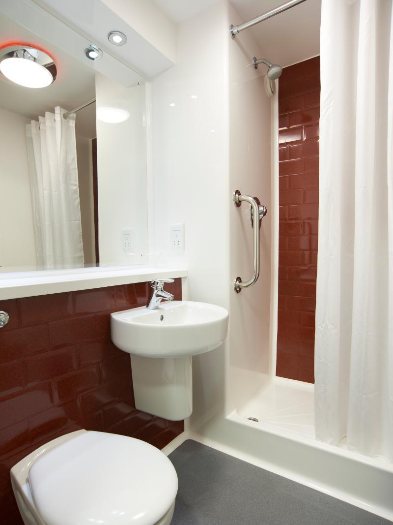 Travelodge Exchange Street Hotel 3*